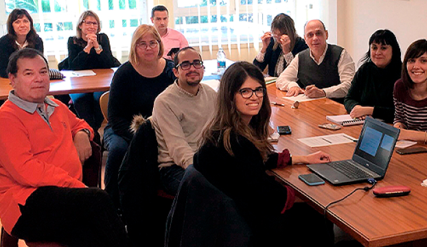 Retrato de grupo con algunas personas participantes de trabajo del diseño del servicio